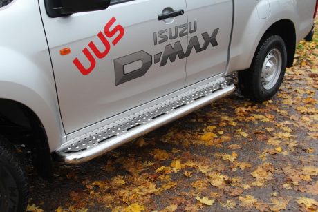 Isuzu D-Max (2017) - Stigtrinn Metec 4x4